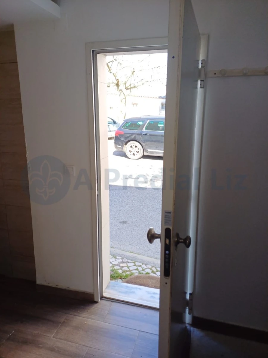 Apartamento T2 para Venda em Laranjeiro e Feijó Foto 4