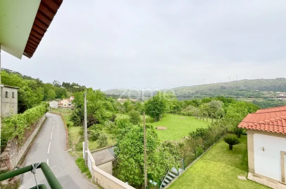 Moradia T5 para Venda em Moreira do Rei e Várzea Cova