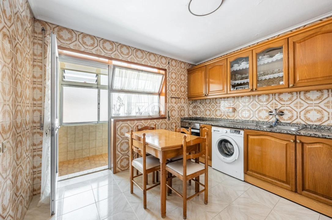 Apartamento T2 para Venda em Cedofeita, Santo Ildefonso, Sé, Miragaia, São Nicolau e Vitória Foto 2