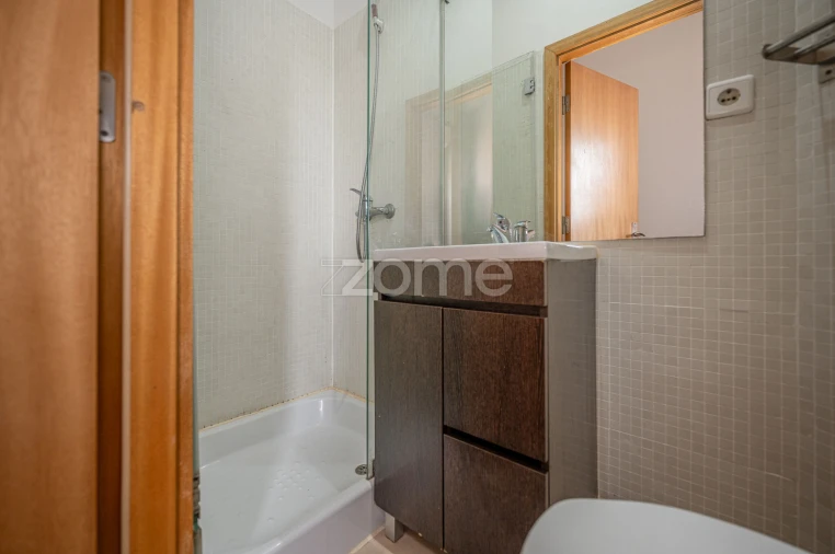 Moradia T1 para Venda em Santa Marinha e São Pedro da Afurada Foto 16