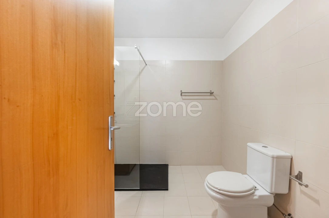 Apartamento T3 para Arrendamento em São Mamede de Infesta e Senhora da Hora Foto 15