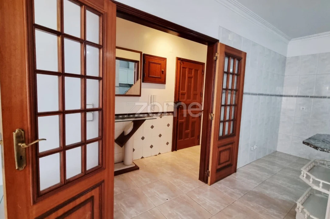 Apartamento T2 para Venda em Algueirão-Mem Martins Foto 1