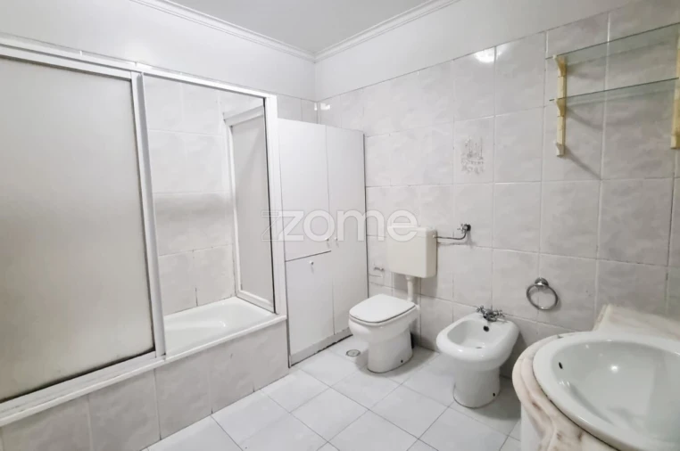 Apartamento T2 para Venda em Algueirão-Mem Martins Foto 13
