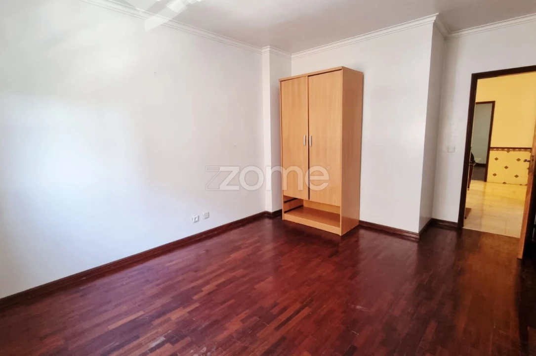 Apartamento T2 para Venda em Algueirão-Mem Martins Foto 17