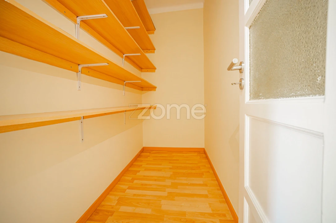 Apartamento T3 para Arrendamento em Carnaxide e Queijas Foto 9