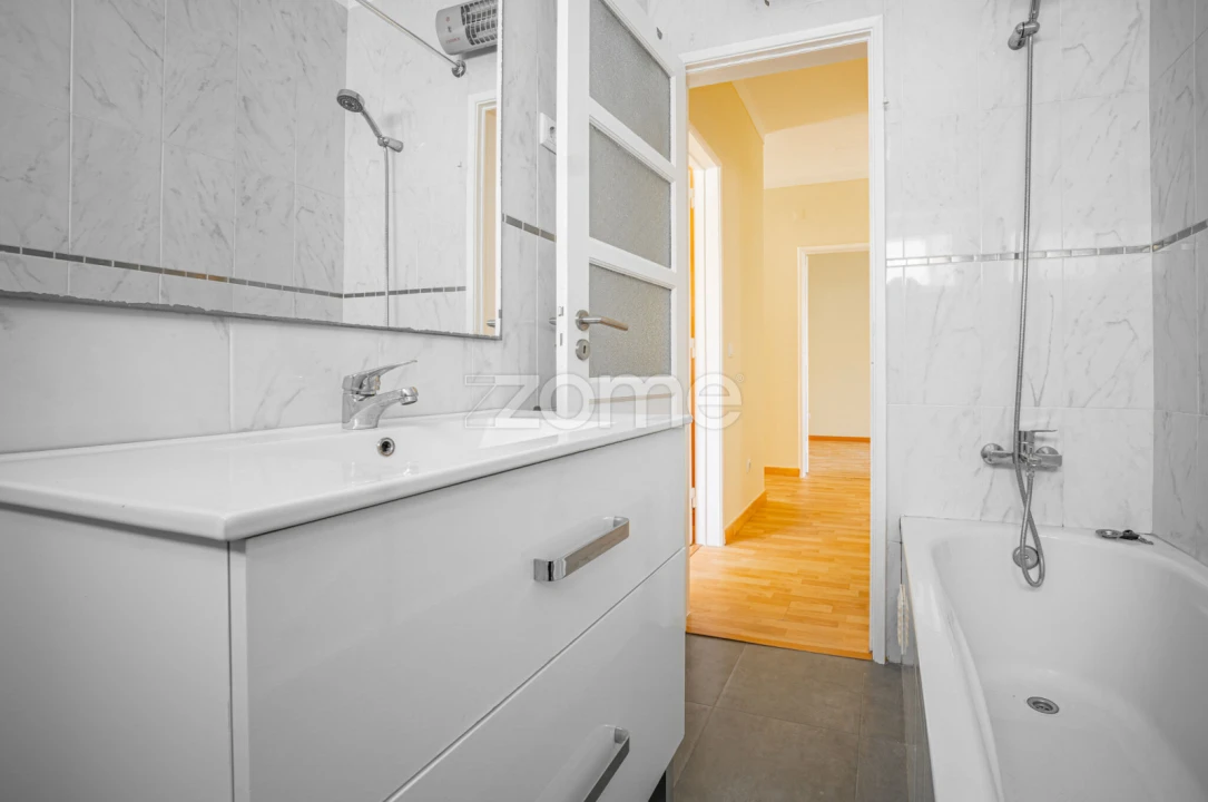 Apartamento T3 para Arrendamento em Carnaxide e Queijas Foto 14