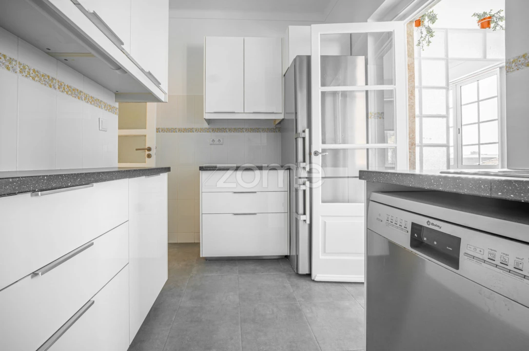 Apartamento T3 para Arrendamento em Carnaxide e Queijas Foto 16
