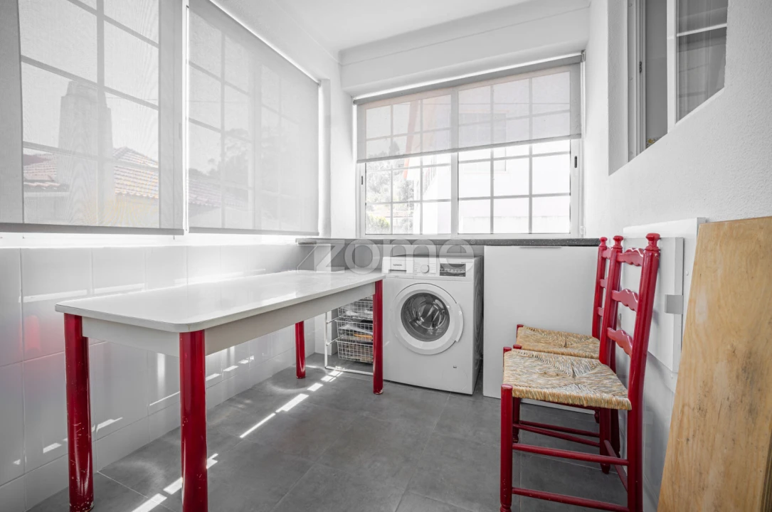 Apartamento T3 para Arrendamento em Carnaxide e Queijas Foto 18