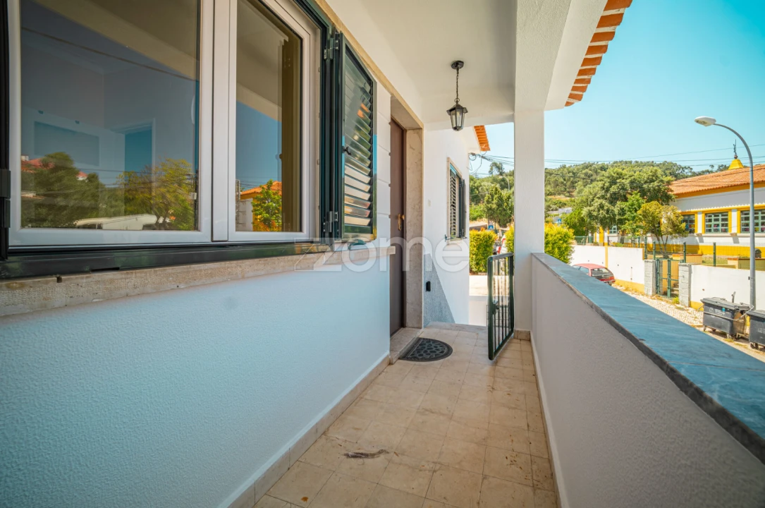 Apartamento T3 para Arrendamento em Carnaxide e Queijas Foto 21