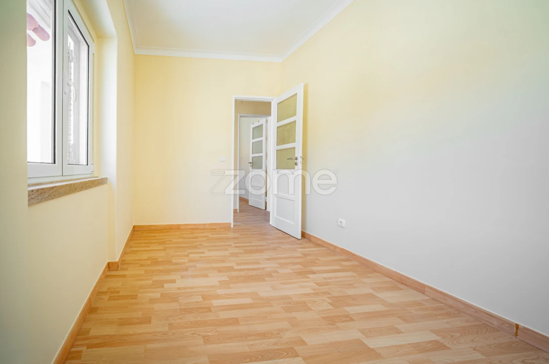 Apartamento T3 para Arrendamento em Carnaxide e Queijas Foto 4
