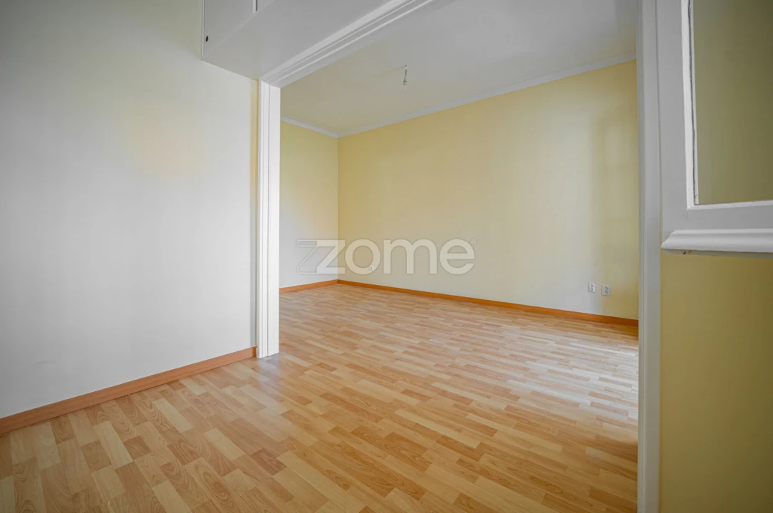 Apartamento T3 para Arrendamento em Carnaxide e Queijas Foto 12