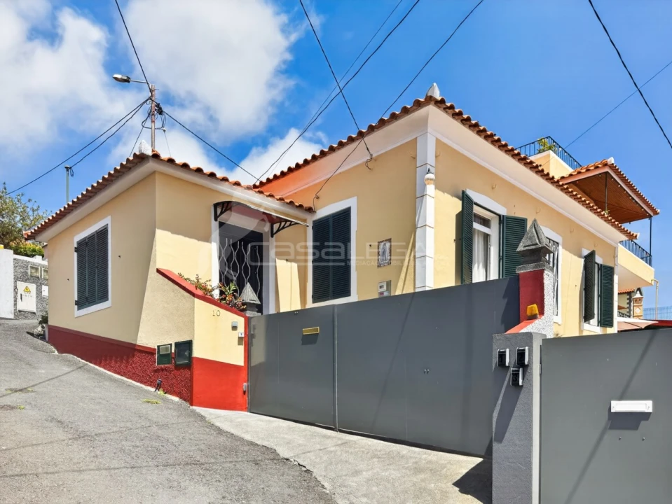 Moradia T2 para Venda em São Roque Foto 1