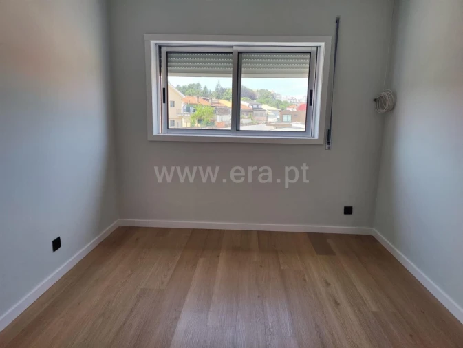 Apartamento T3 para Venda em Oliveira do Douro Foto 8