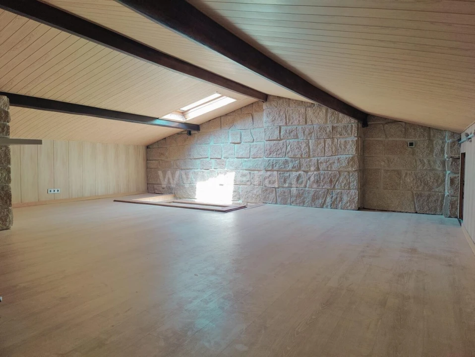 Apartamento T3 para Venda em Oliveira do Douro Foto 19