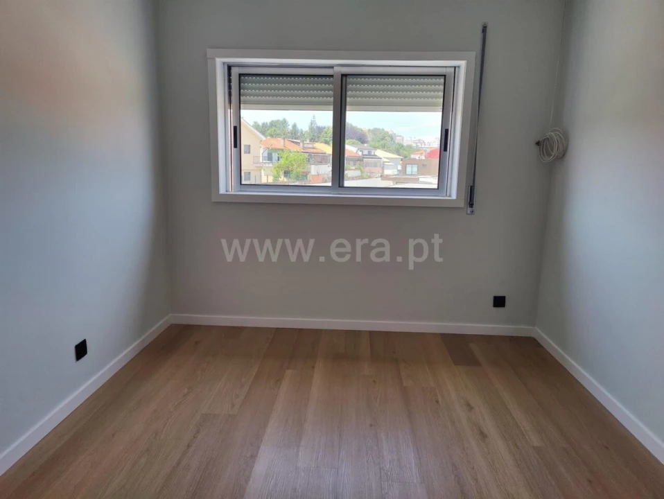Apartamento T3 para Venda em Oliveira do Douro Foto 8