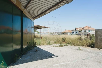 Armazém para Venda em São Domingos de Rana