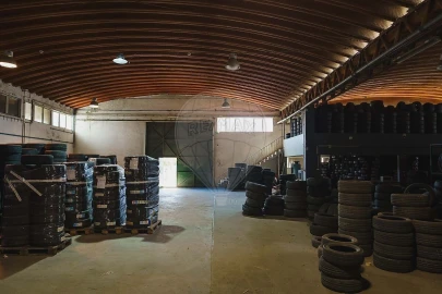 Armazém para Venda em São Domingos de Rana
