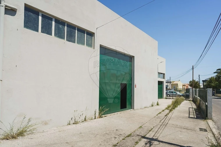 Armazém para Venda em São Domingos de Rana Foto 2