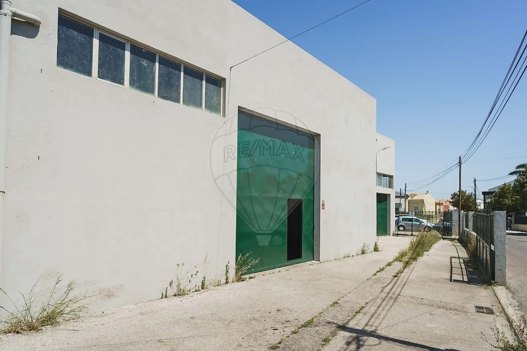 Armazém para Venda em São Domingos de Rana Foto 2
