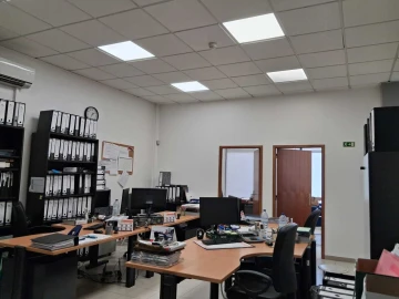 Armazém para Trespasse em Torres Novas (São Pedro), Lapas e Ribeira Branca