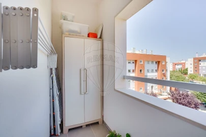 Apartamento T2 para Venda em Venteira