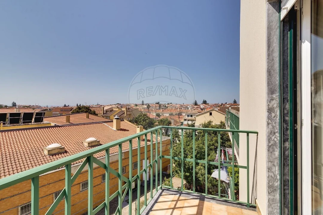 Apartamento T2 para Venda em São Domingos de Rana Foto 23