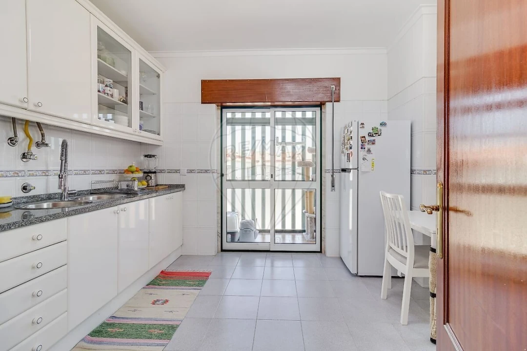 Apartamento T2 para Venda em São Domingos de Rana Foto 7