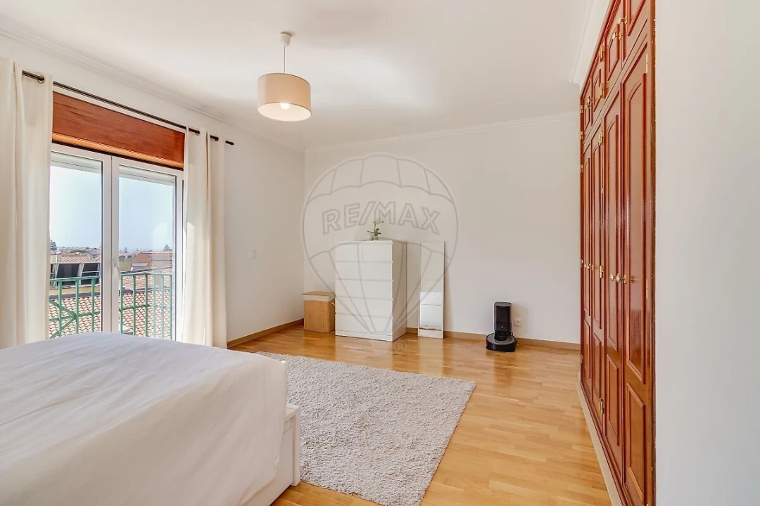 Apartamento T2 para Venda em São Domingos de Rana Foto 21
