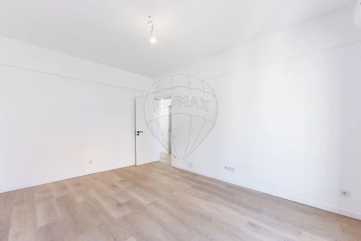 Apartamento T2 para Venda em Beato