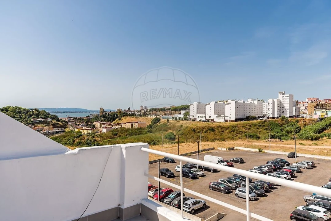 Apartamento T2 para Venda em Beato Foto 24