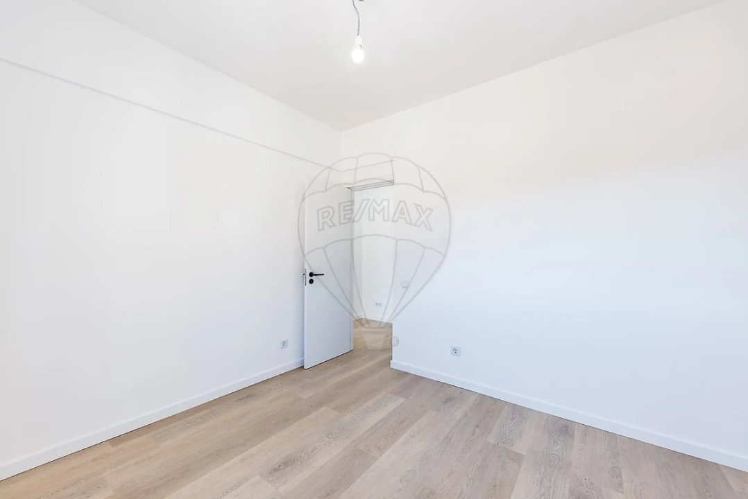 Apartamento T2 para Venda em Beato Foto 9