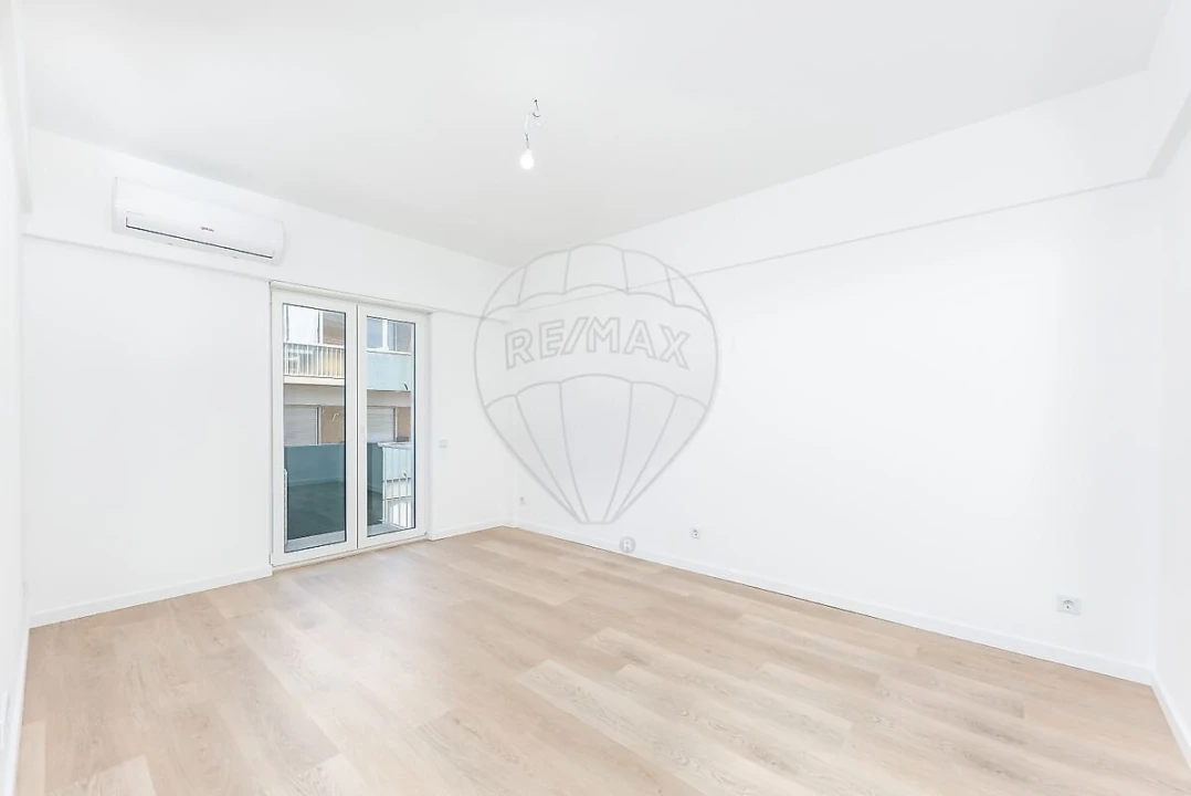 Apartamento T2 para Venda em Beato Foto 1