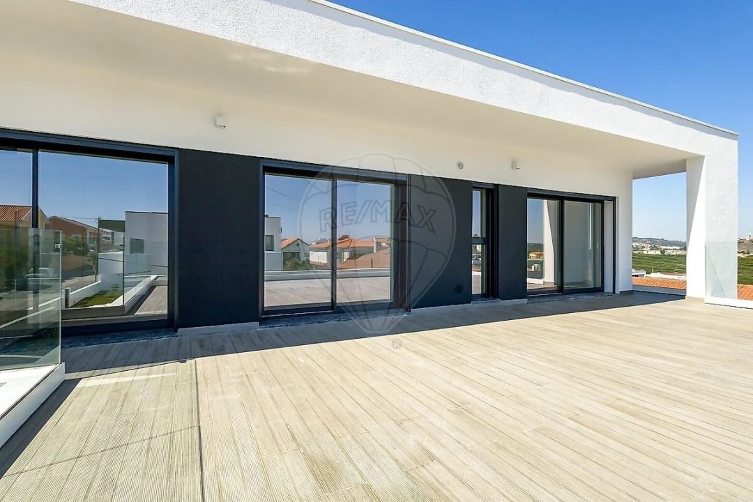 Moradia T5 para Venda em Queluz e Belas Foto 37