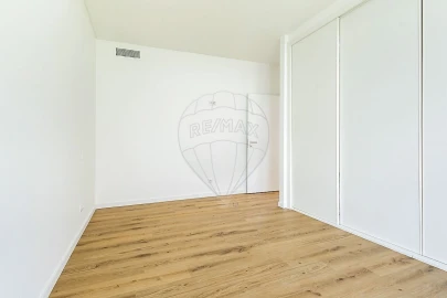 Moradia T5 para Venda em Queluz e Belas