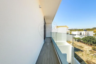 Moradia T5 para Venda em Queluz e Belas