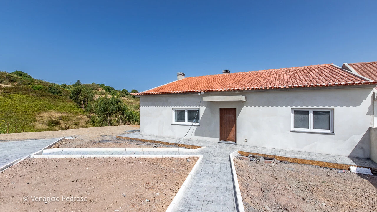Moradia T3 para Venda em Encarnação Foto 14