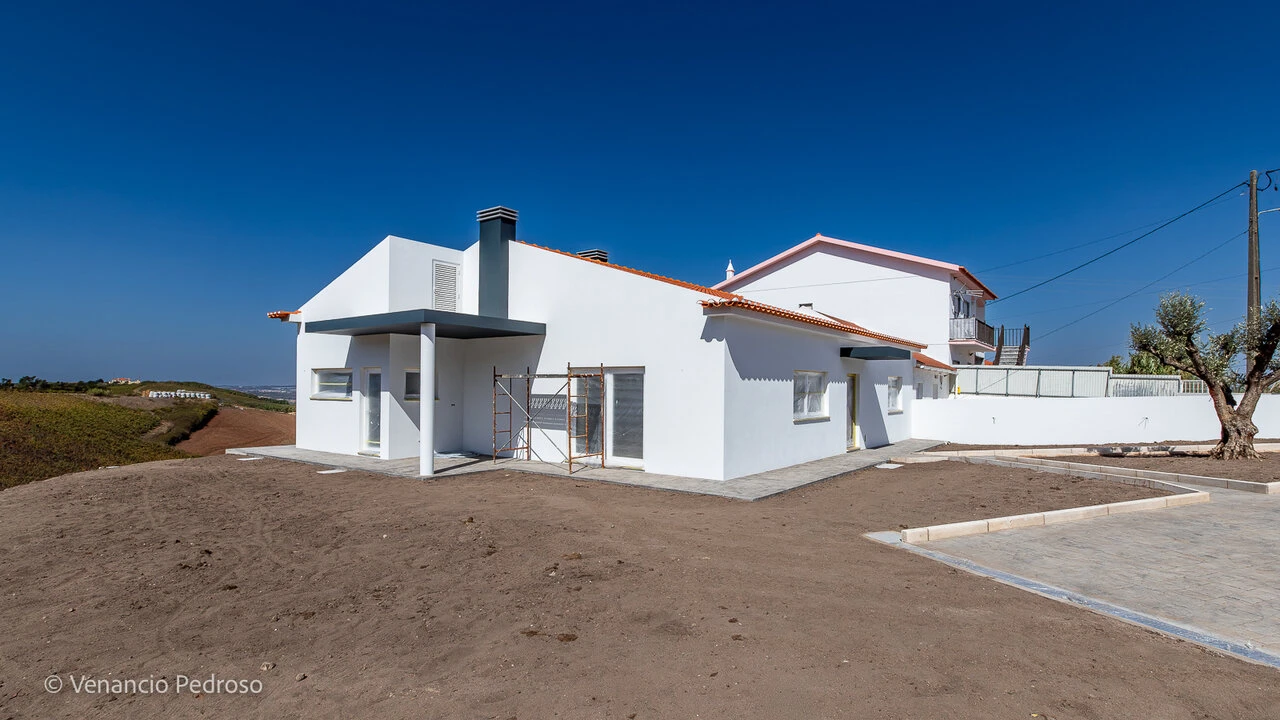 Moradia T3 para Venda em Encarnação Foto 5