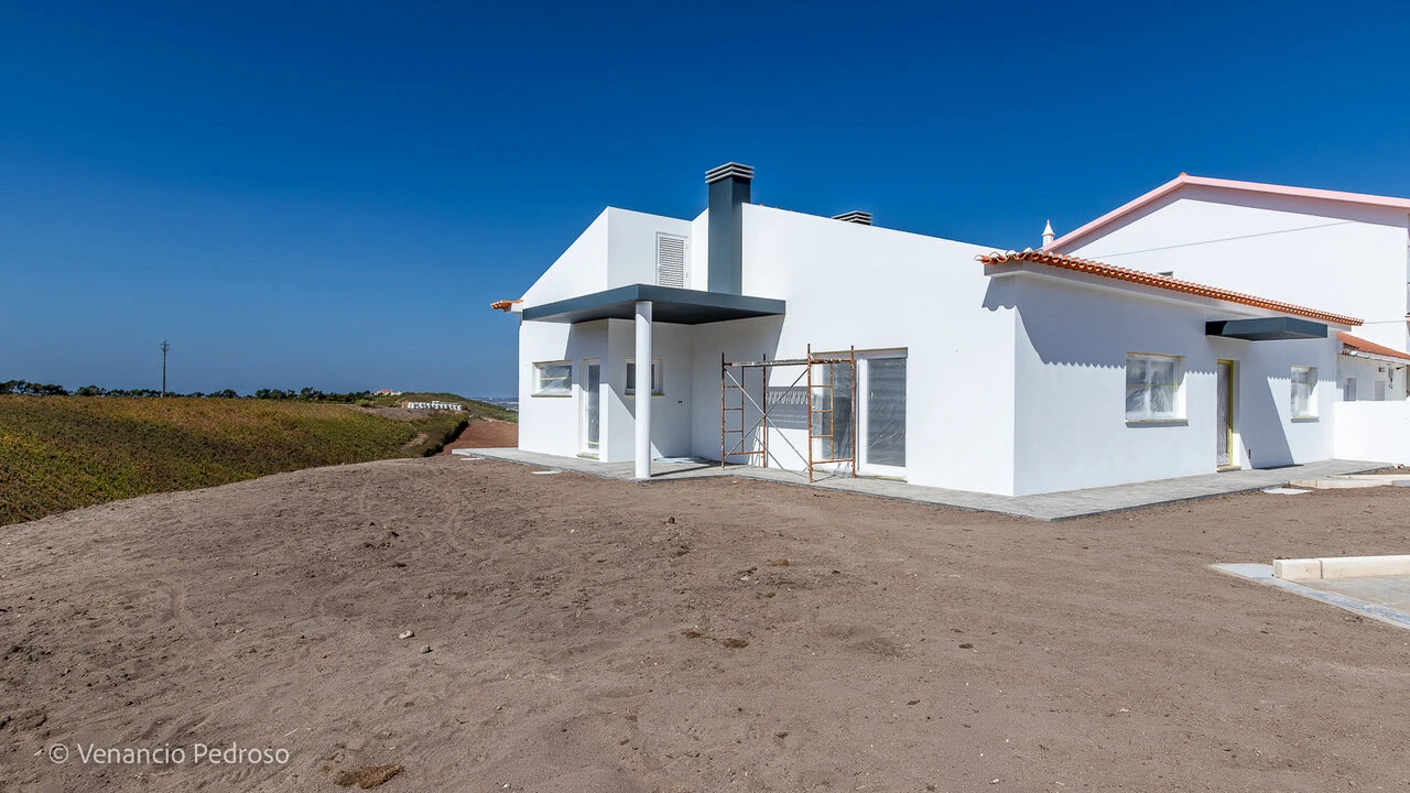 Moradia T3 para Venda em Encarnação Foto 18