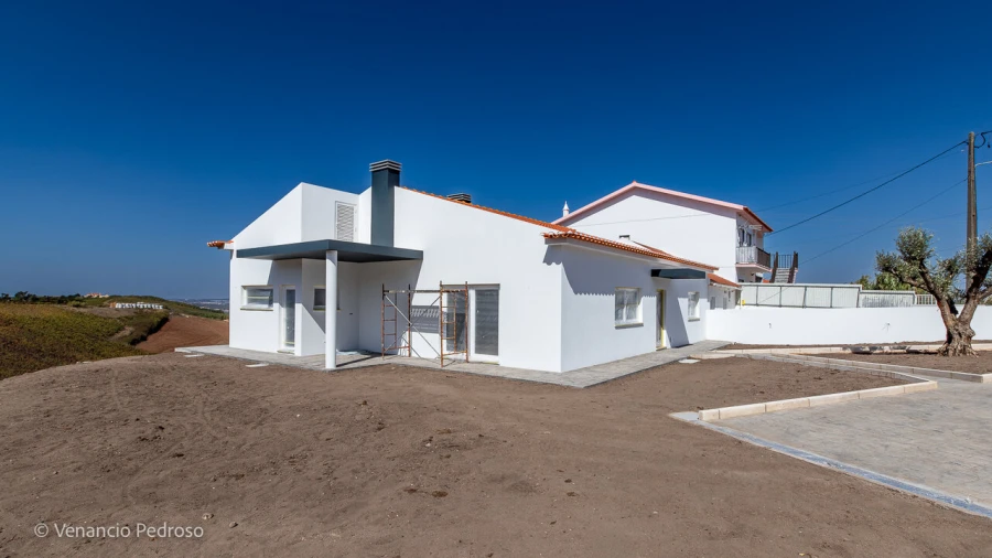 Moradia T3 para Venda em Encarnação Foto 5