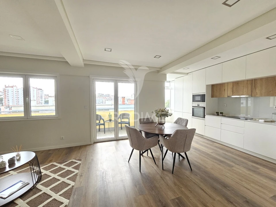 Apartamento T3 para Venda em Benfica Foto 3