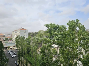 Apartamento T3 para Venda em Benfica