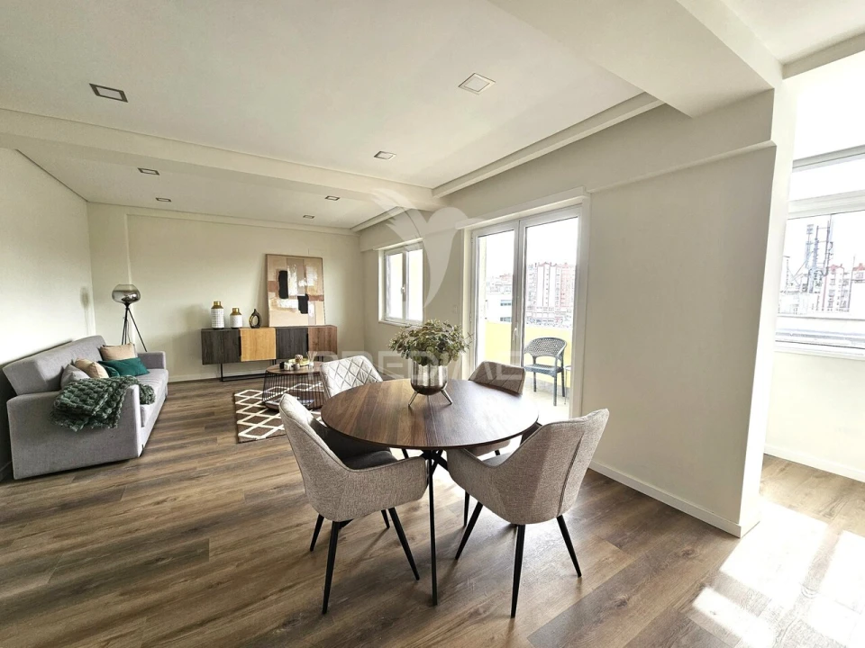 Apartamento T3 para Venda em Benfica Foto 4