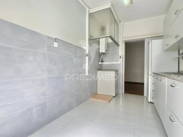 Apartamento T2 para Venda em Santa Iria de Azoia, São João da Talha e Bobadela