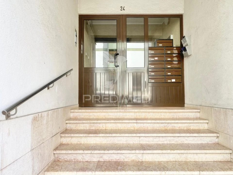 Apartamento T2 para Venda em Santa Iria de Azoia, São João da Talha e Bobadela Foto 2