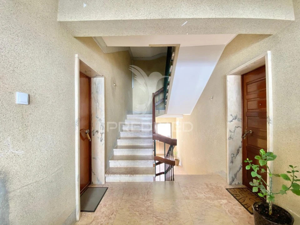 Apartamento T2 para Venda em Santa Iria de Azoia, São João da Talha e Bobadela Foto 3