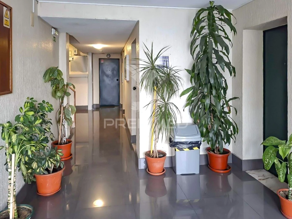 Apartamento T2 para Venda em Santo António dos Cavaleiros e Frielas Foto 7