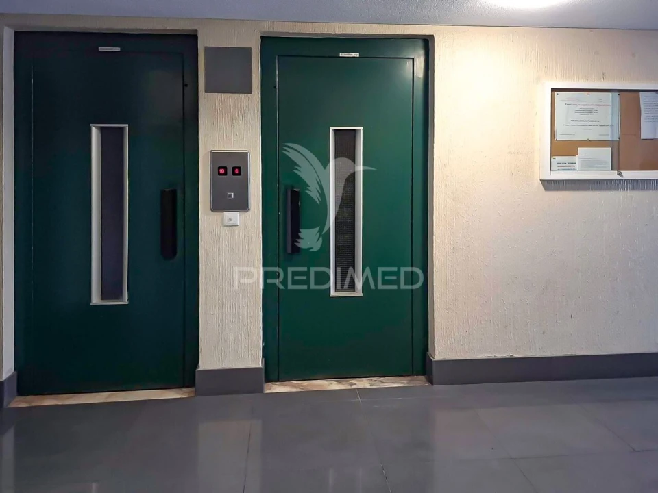 Apartamento T2 para Venda em Santo António dos Cavaleiros e Frielas Foto 19