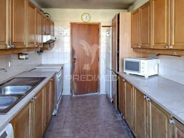 Apartamento T2 para Venda em Santo António dos Cavaleiros e Frielas