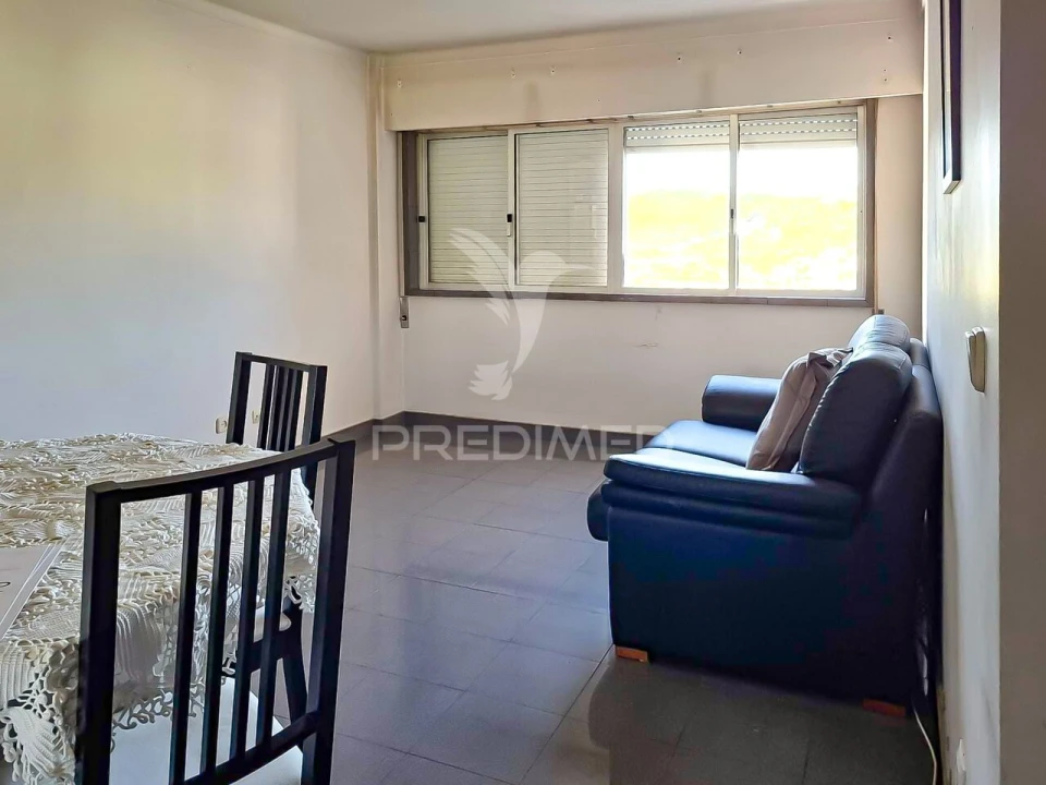 Apartamento T2 para Venda em Santo António dos Cavaleiros e Frielas Foto 3