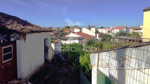 Moradia T3 para Venda em Santa Margarida da Coutada